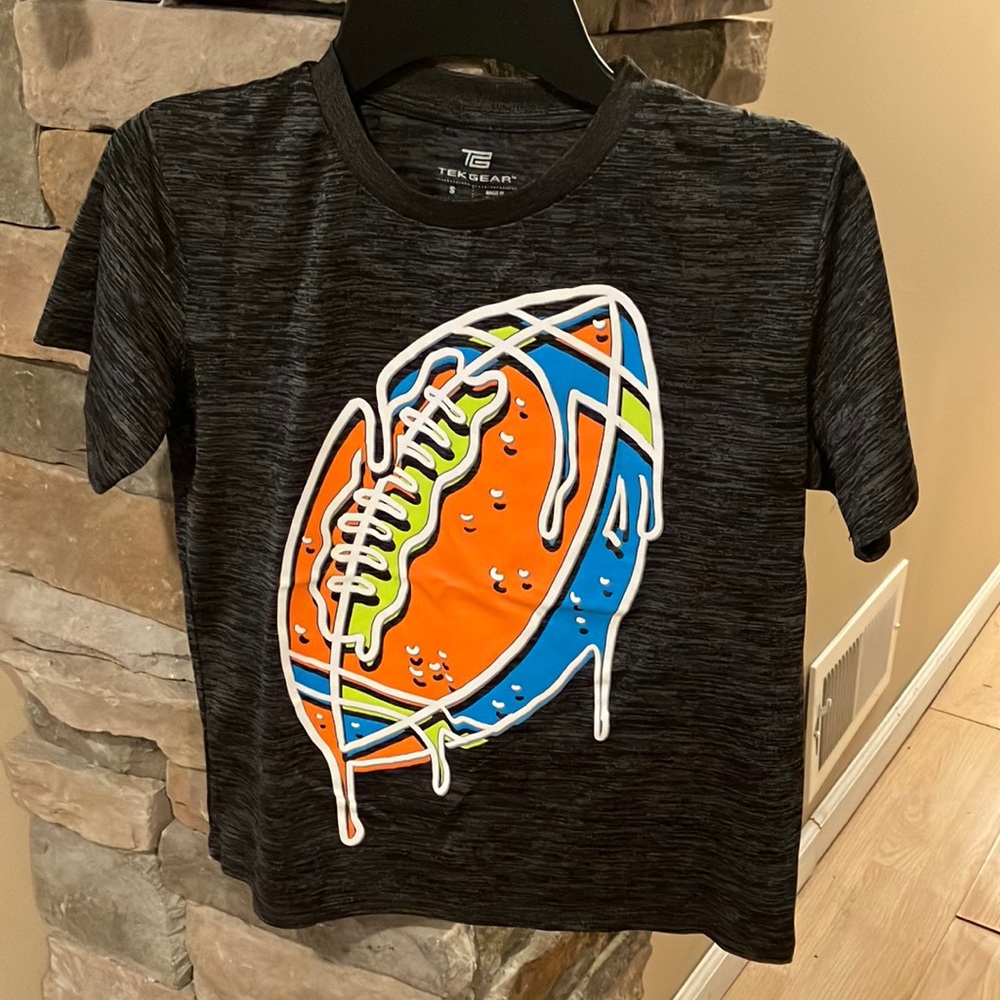 Boy’s athletic shirt by Tek Gear small